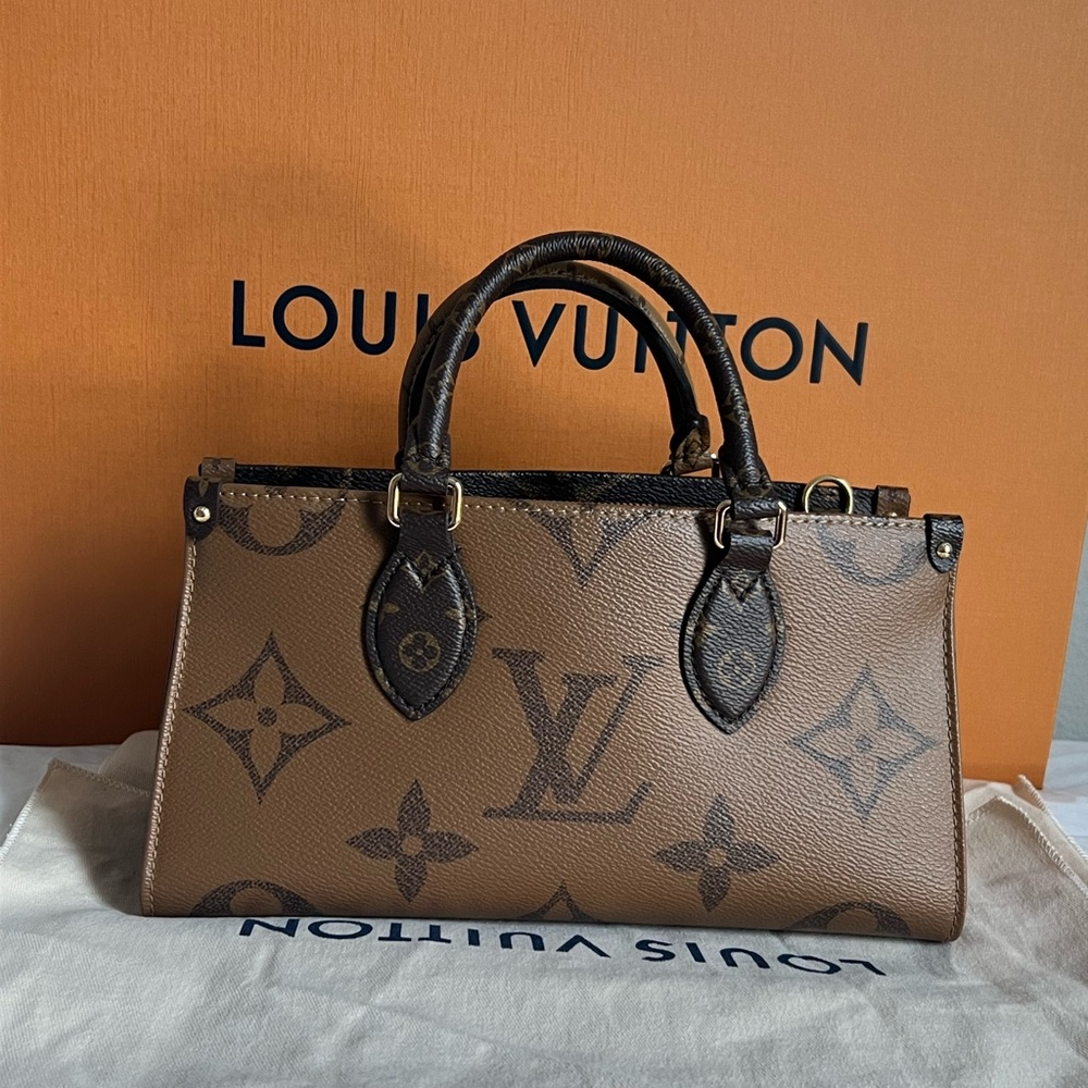 Louis Vuitton OnTheGo Tote Reverse Monogram Giant East West - Picture 3 of 15